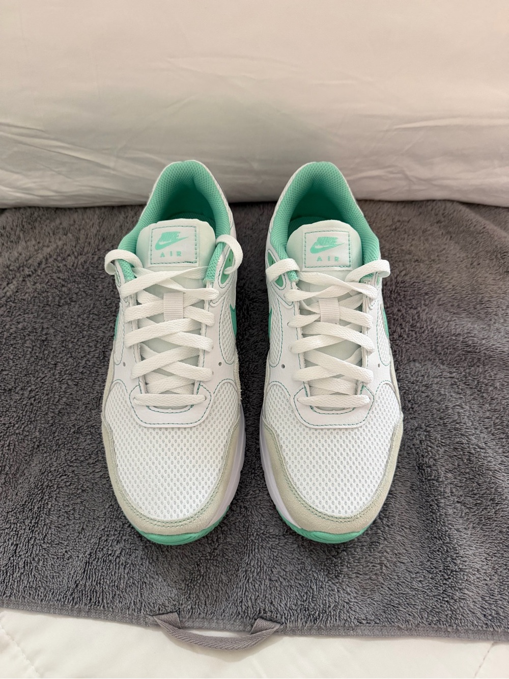 Nike Air Max SC (White/Emerald Rise/Jade Ice) Women’s Size 7.5